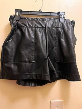 SONO Womens Black Faux Leather Pull On High Rise Shorts Pockets Size L